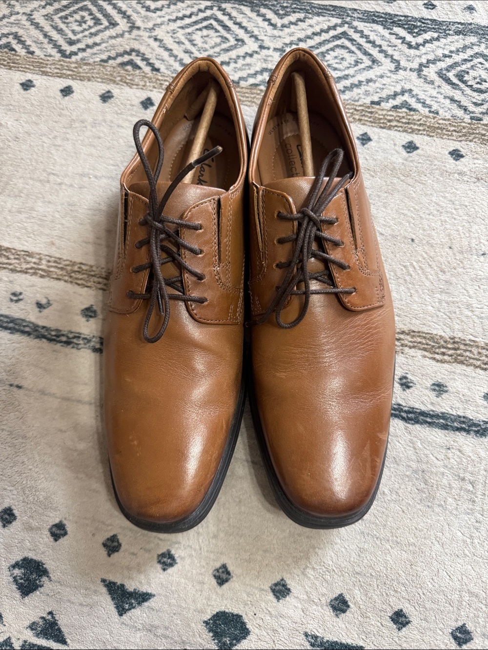 Clarks Men's Tan Leather Derby Oxfords